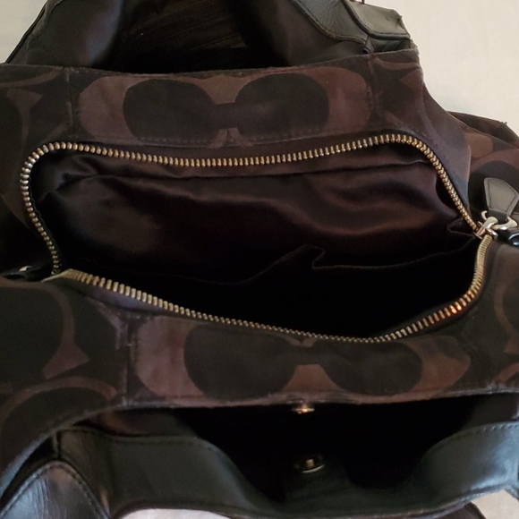 Coach Authentic Signature Campbell Canvas Hobo - Picture 13 of 13
